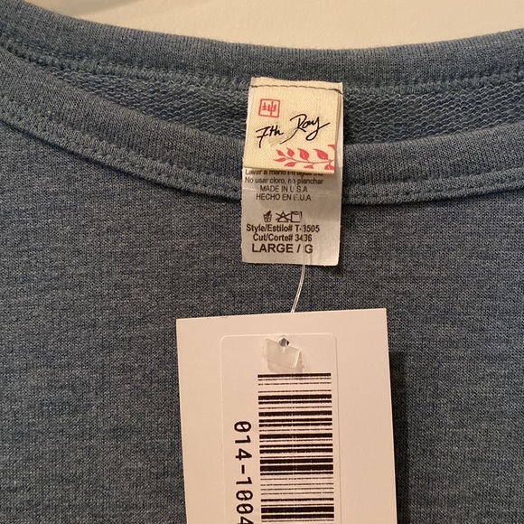 Sequin sleeve top - Picture 2 of 3